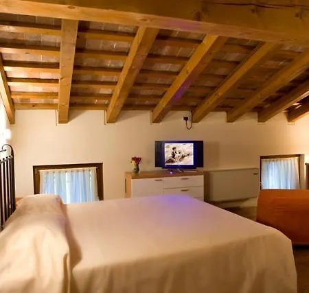 Lantgård Le Canossiane *